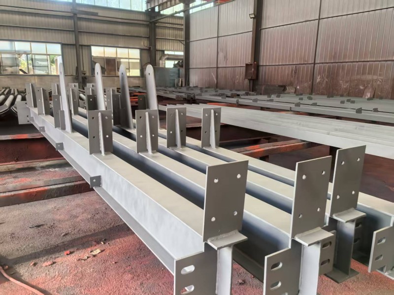 Staalstructuurluifelinstallatieproject met succes voltooid