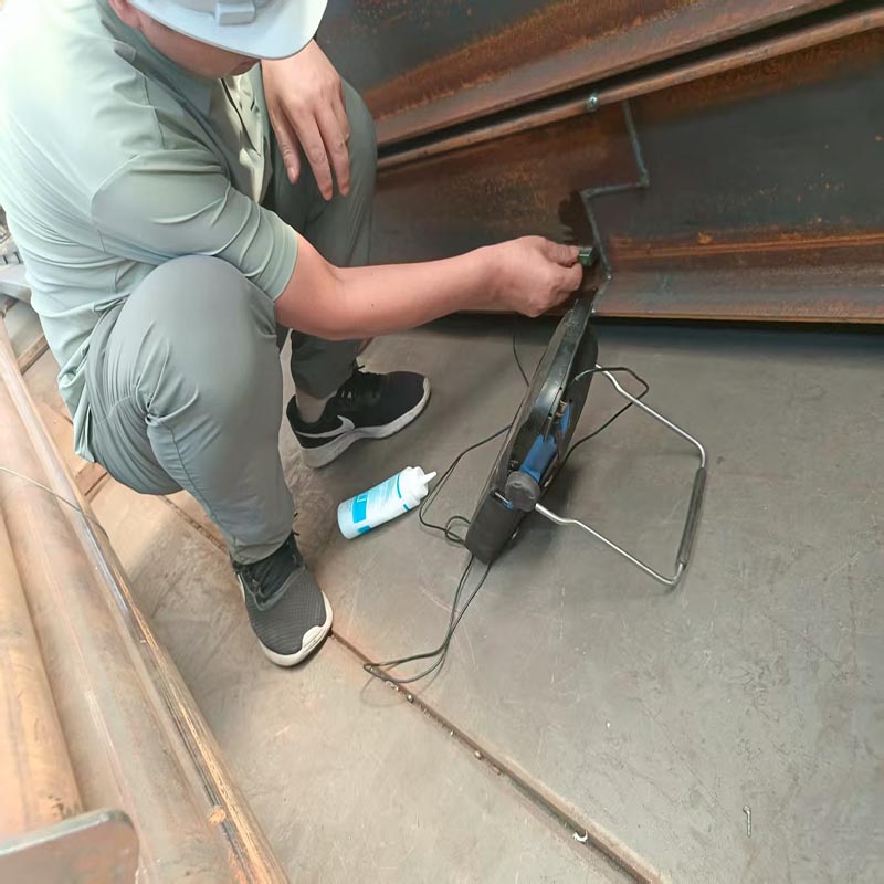 Liweiyuan staalstructuur voltooit met succes de ultrasone tests van stalen structuurmagazijnen die naar Thailand worden geëxporteerd