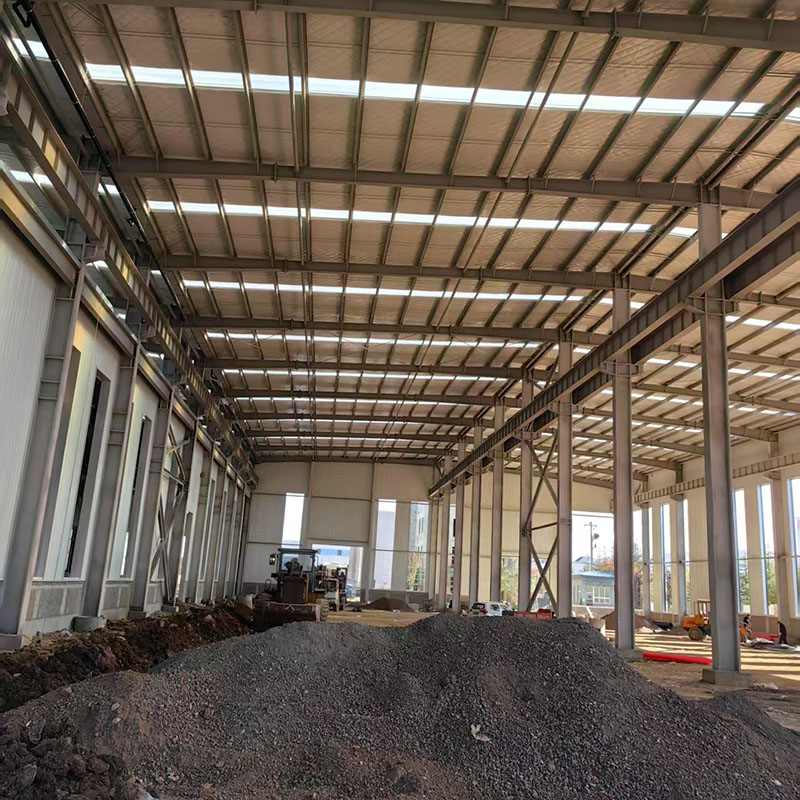 Wat is een carport met stalen constructie en waarom is deze beter dan traditionele carports?