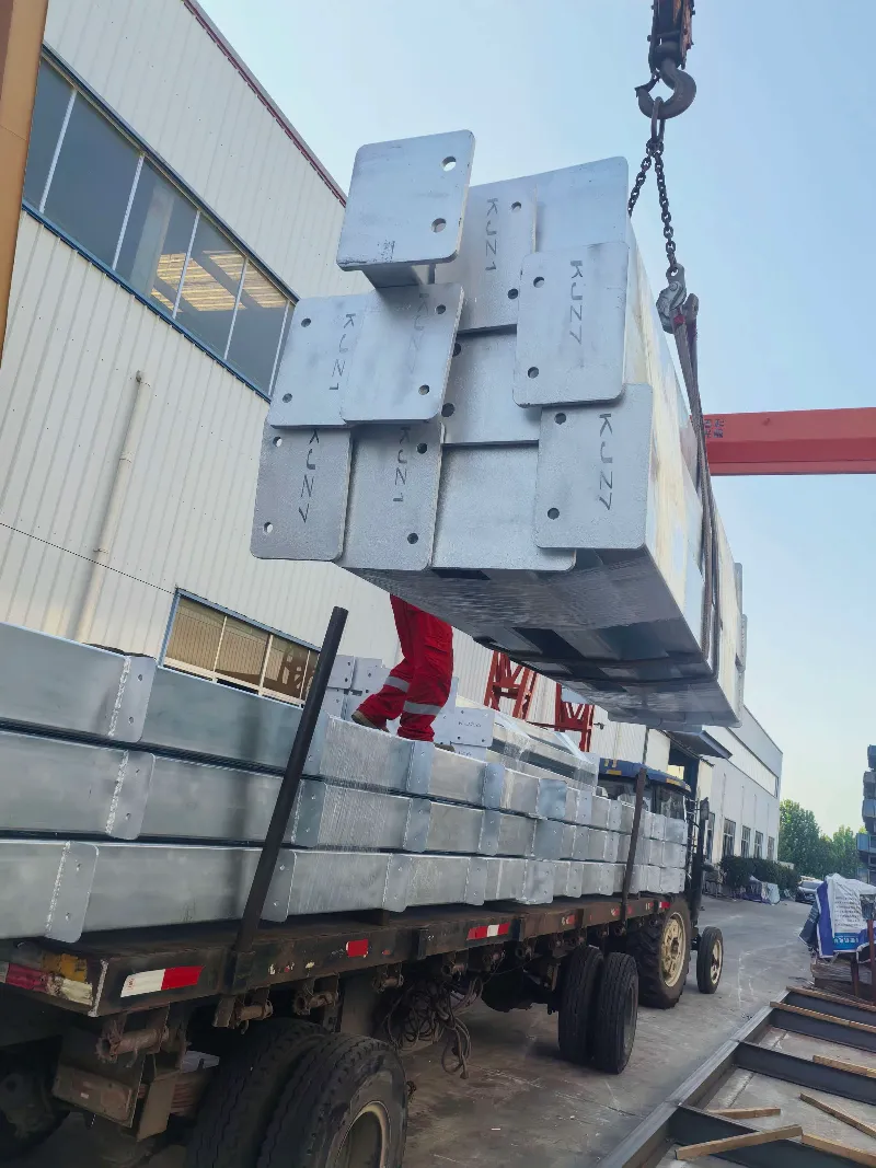 Zet koers naar nieuwe horizonten! Qingdao Liweiyuan staalconstructie verzendt met succes componenten voor het logistieke magazijnproject in Uruguay